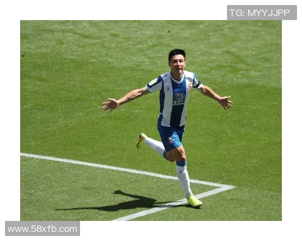 弗赖堡门将神勇表现助球队保住宝贵三分